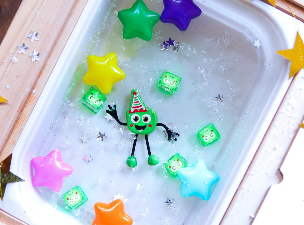 "Christmas" - Glo Pals - Water Activated Light Up Cubes