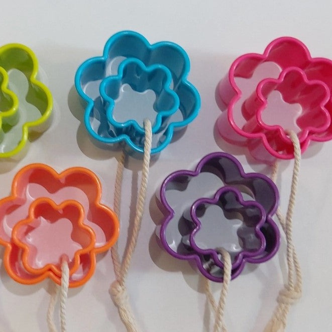 "Bio Dough" - Fun Duo Flower Dough Cutters