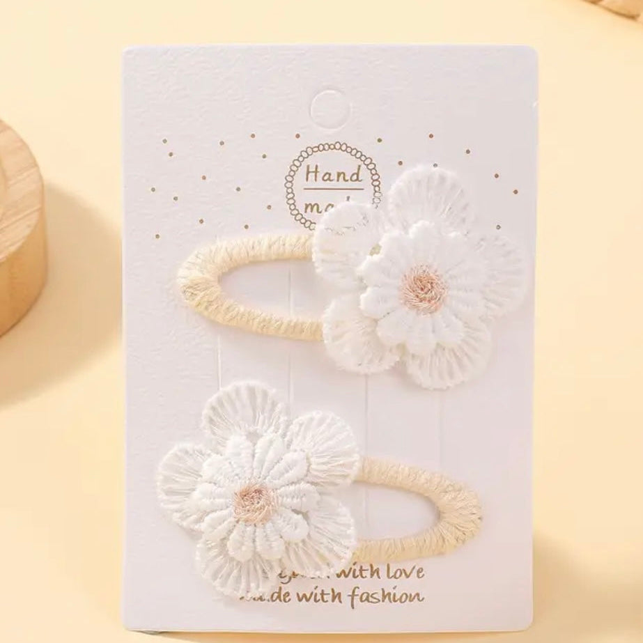 "Little Loves Boutique" - Daisy Hairclips (pair)