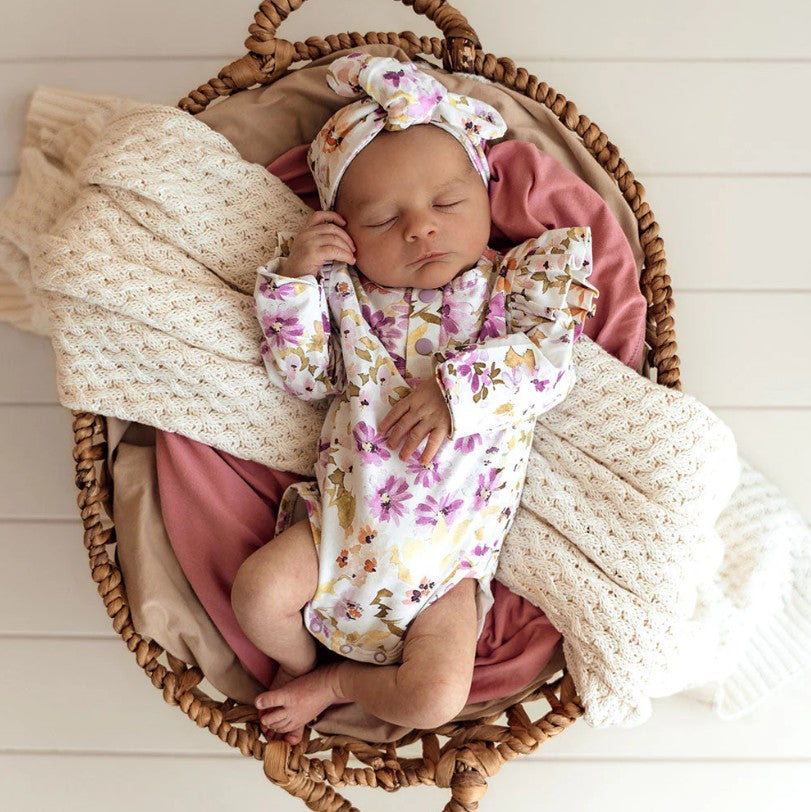 "Snuggle Hunny" - Long Sleeve Bodysuit - Isla