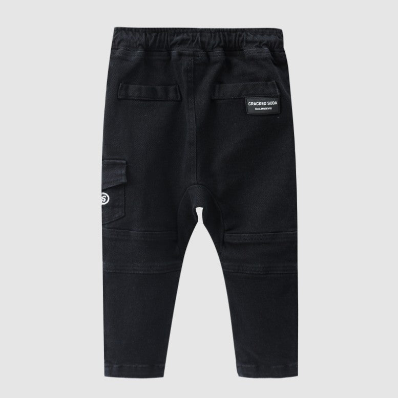"Cracked Soda" - Detailed Pocket Jeans - Black