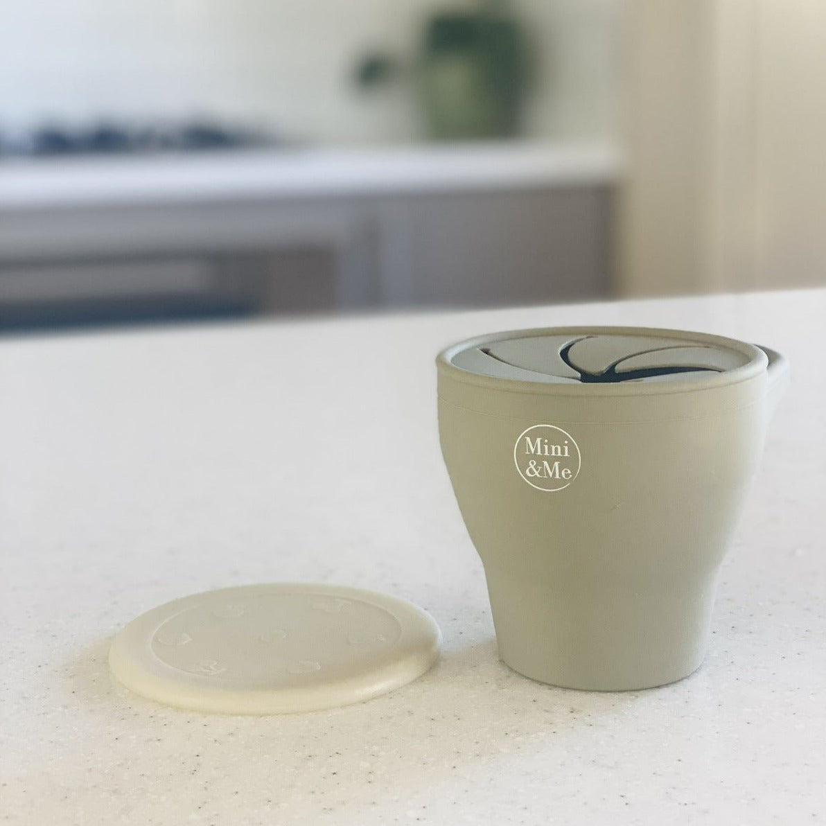 "Mini & Me" - Collapsible Snack Cup with Lid