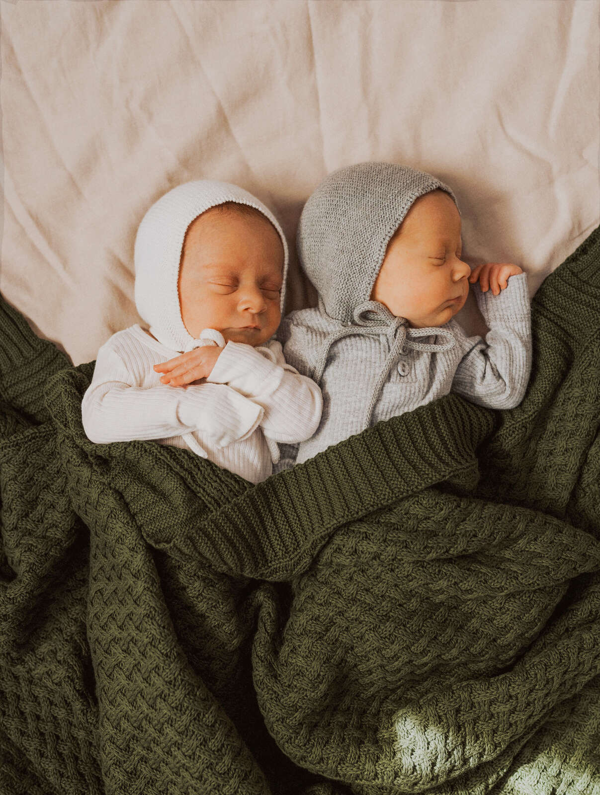 "Snuggle Hunny" - Diamond Knit Baby Blanket