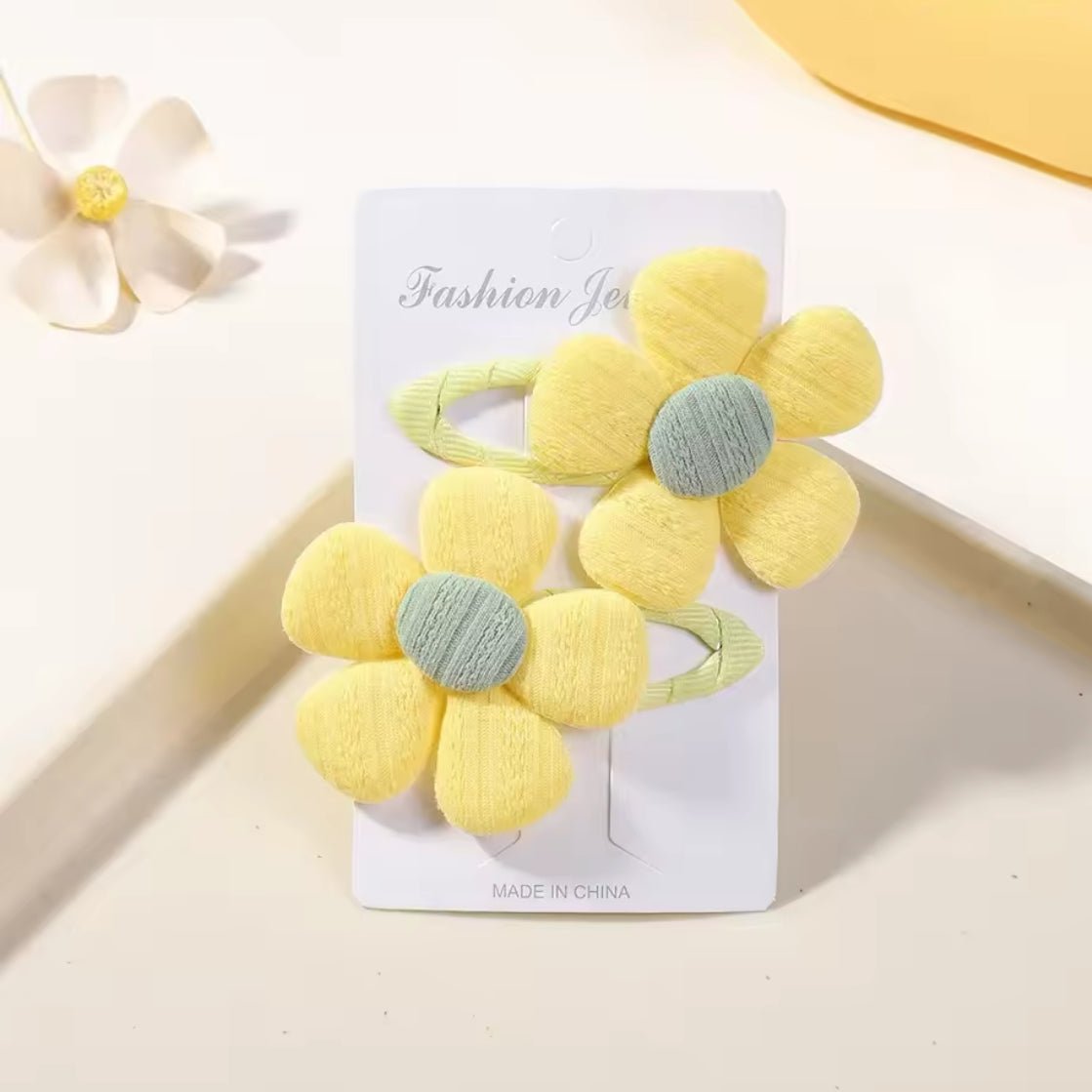 "Little Loves Boutique" - Flower Hairclips - 2 Pieces