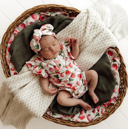"Snuggle Hunny" - Short Sleeve Bodysuit - Strawberry
